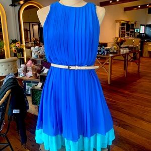 Jessica Simpson pleated dress w belt